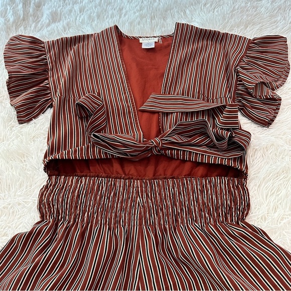 STORIA Striped Ruffle Sleeve Tie-Front Romper Size S - Picture 6 of 16
